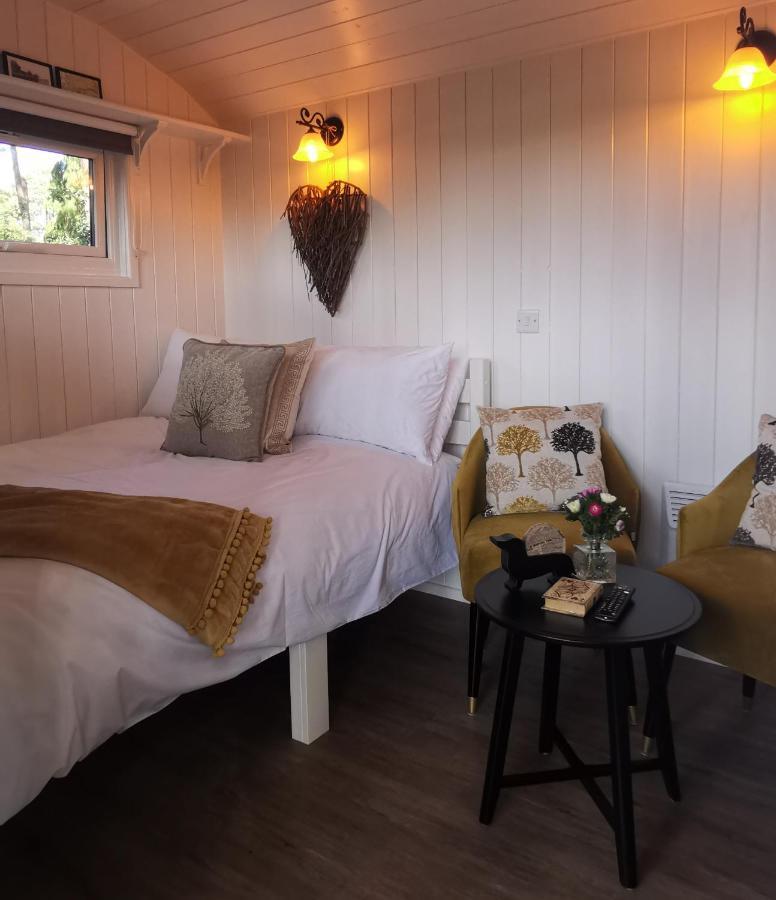 Forest Heath Shepherd'S Huts Ringwood Eksteriør bilde